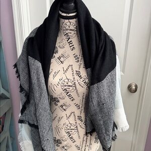 Black and Gray Patterned Scarf